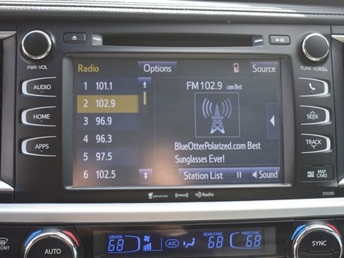 Used 2019 Toyota Highlander XLE image 27