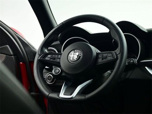 Used 2022 Alfa Romeo Stelvio Ti image 13