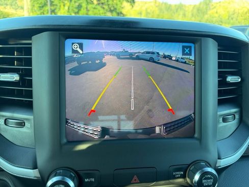 Used 2020 RAM 1500 Big Horn AWD/4WD image 17