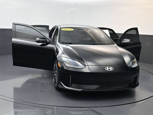 Certified 2023 Hyundai Ioniq 6 Limited w/ Cargo Package RWD image 32