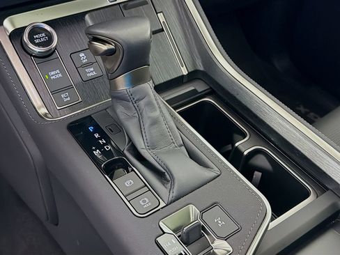 Used 2025 Lexus GX 550 w/ Cold Area Package image 20