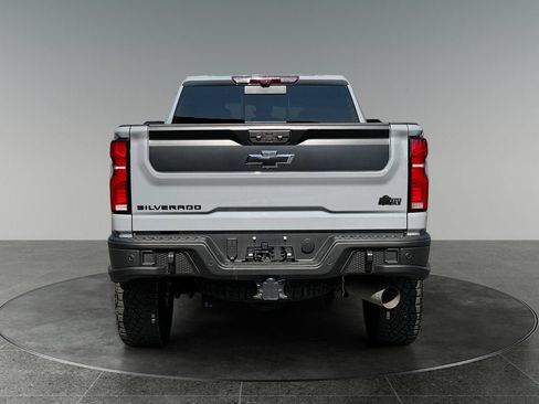 Used 2025 Chevrolet Silverado 2500 ZR2 w/ ZR2 Bison Edition AWD/4WD image 8