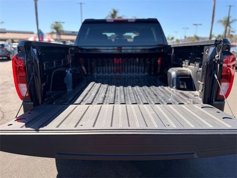 Used 2025 GMC Sierra 1500 Elevation image 6
