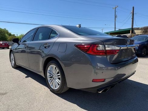Used 2016 Lexus ES 350 w/ Premium Package w/Wood Trim image 5