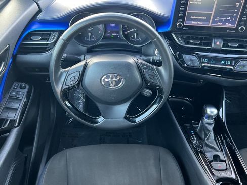 Used 2020 Toyota C-HR XLE image 16