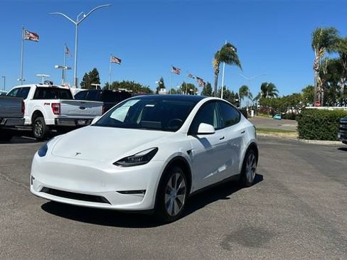 Used 2023 Tesla Model Y Long Range AWD/4WD image 8