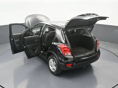 Used 2022 Chevrolet Trax LS w/ Tint and Cruise Package AWD/4WD image 50