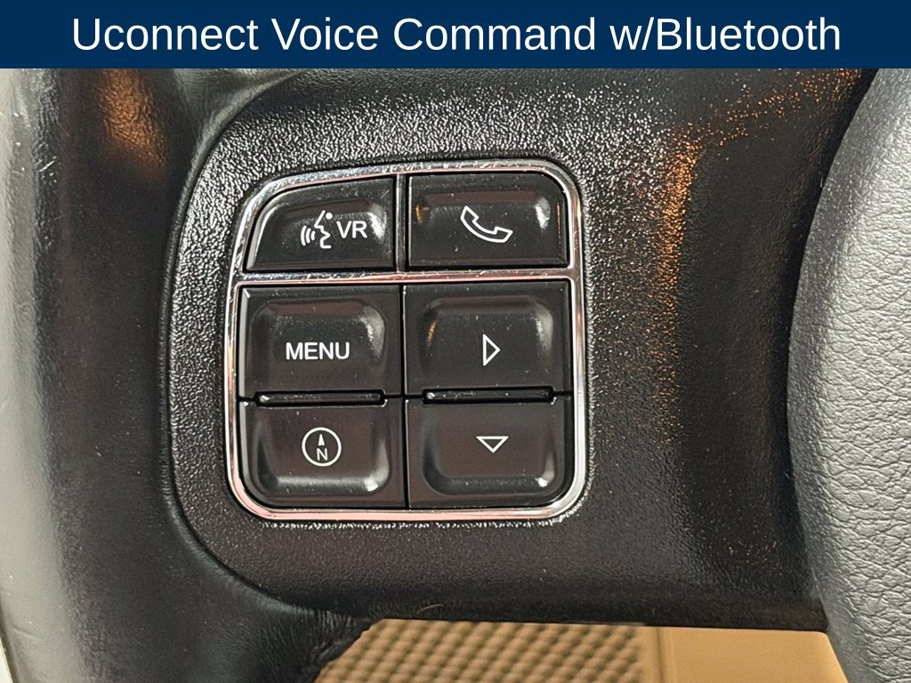 Used 2017 Jeep Wrangler Unlimited Sahara w/ Connectivity Group AWD/4WD image 32