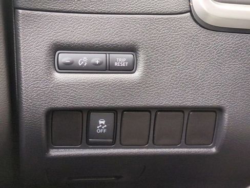 Used 2017 Nissan Murano SV AWD/4WD image 18