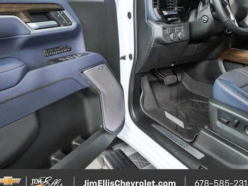 New 2026 Chevrolet Silverado 1500 High Country AWD/4WD image 8