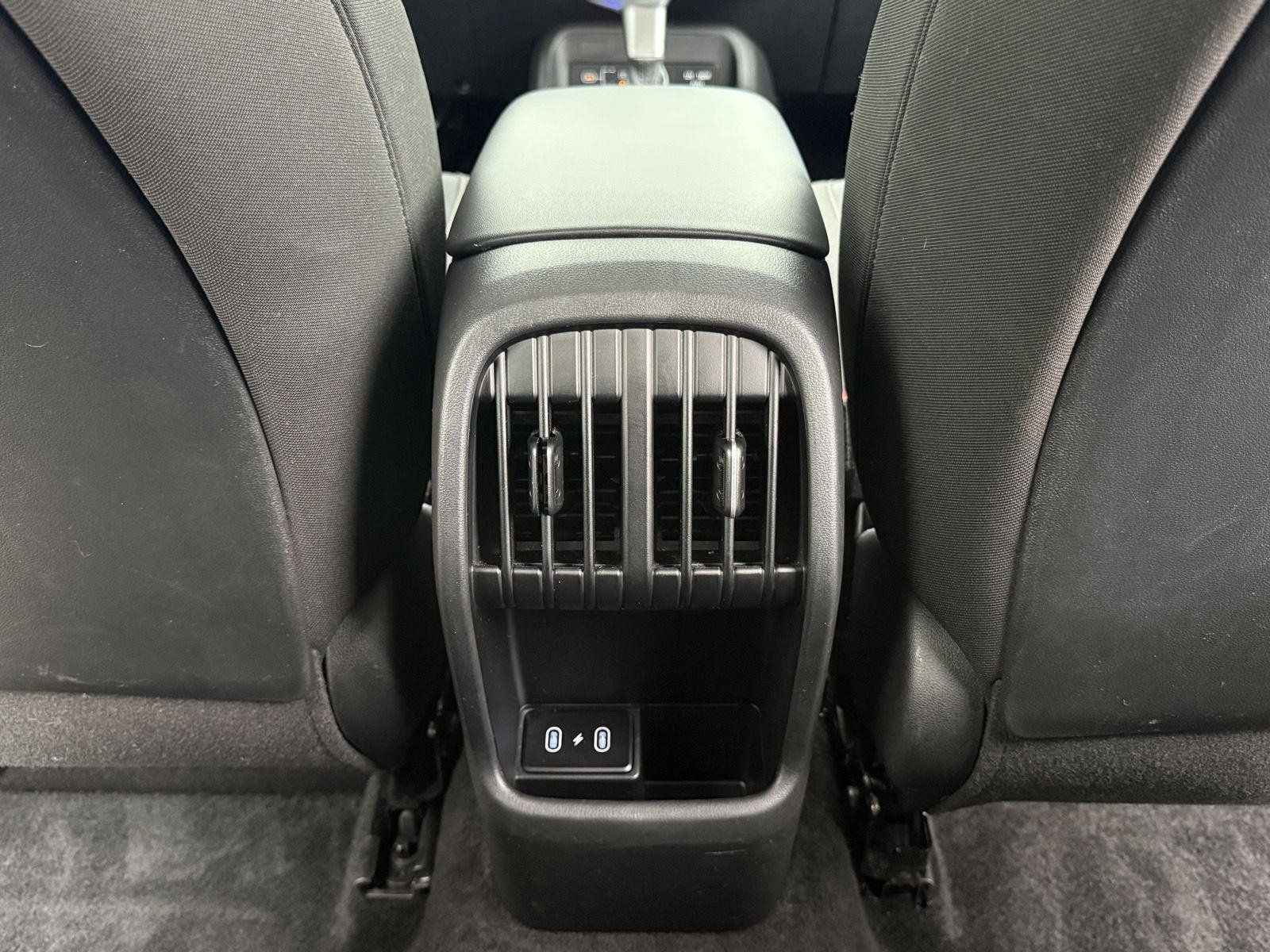 Used 2025 Hyundai Kona SEL AWD/4WD image 28