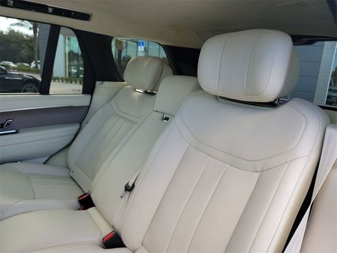 Used 2025 Land Rover Range Rover Long Wheelbase Autobiography image 15