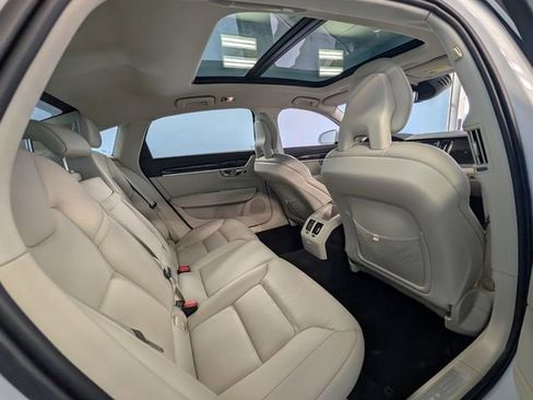 Used 2018 Volvo S90 T5 Momentum image 13