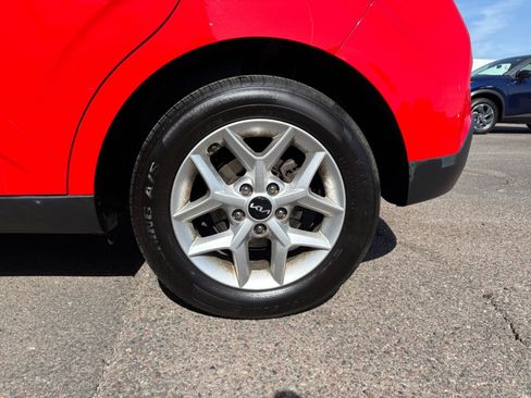 Used 2025 Kia Soul LX w/ LX Technology Package FWD image 28