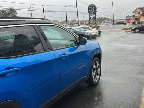 Used 2018 Jeep Compass Limited w/ Navigation Group image 11