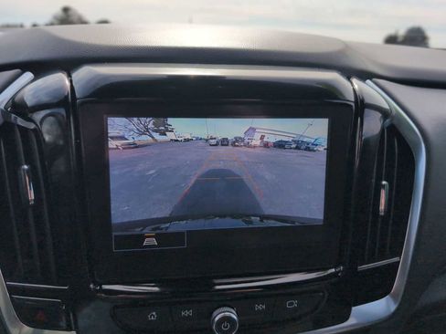 Used 2023 Chevrolet Traverse LT image 14