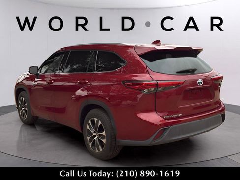Used 2020 Toyota Highlander XLE image 10