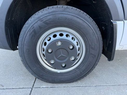 Used 2024 Mercedes-Benz Sprinter 4500 image 19