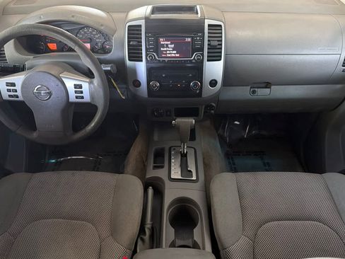 Used 2018 Nissan Frontier SV AWD/4WD image 3