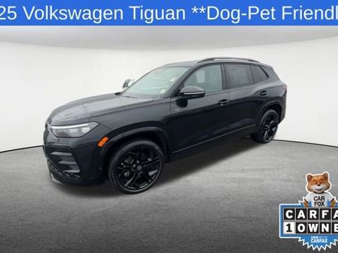 Used 2025 Volkswagen Tiguan SE R-Line image 4