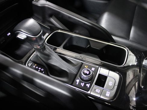 Used 2025 Kia Telluride S AWD/4WD image 17