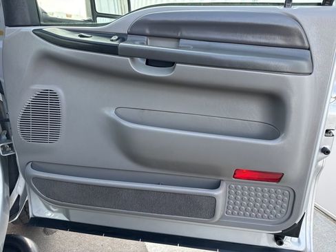 Used 1999 Ford F250 XLT image 28