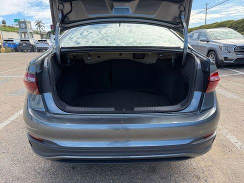 Used 2025 Volkswagen Jetta SE image 32