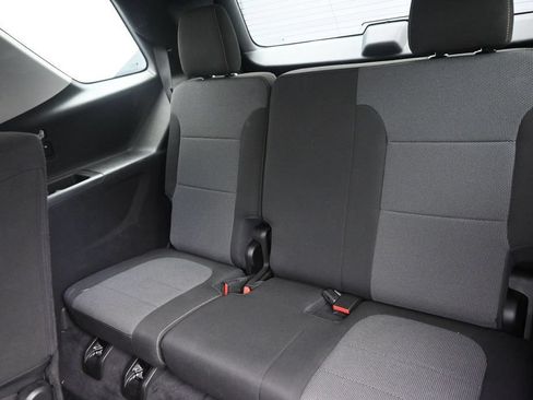Used 2021 Chevrolet Traverse LS FWD image 15
