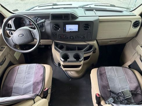 Used 2014 Ford E-450 and Econoline 450 Super Duty w/ Motorhome Prep Package RWD image 25