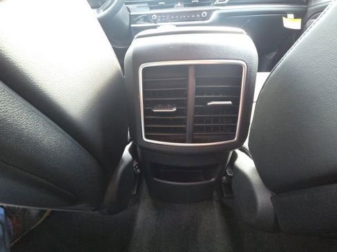 Used 2025 Kia Sportage EX image 19