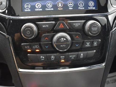 Used 2020 Jeep Grand Cherokee Limited w/ Luxury Group II AWD/4WD image 33