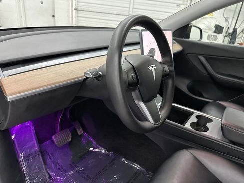 Used 2021 Tesla Model Y Long Range AWD/4WD image 13