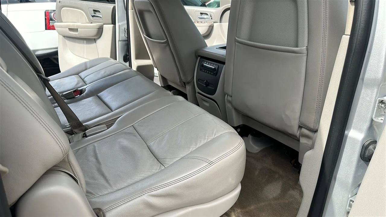 Used 2014 GMC Yukon XL SLT RWD image 31