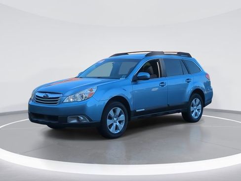 Used 2010 Subaru Outback 2.5i Premium AWD/4WD image 1