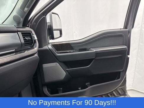 Used 2023 Ford F350 Lariat w/ Chrome Package image 30