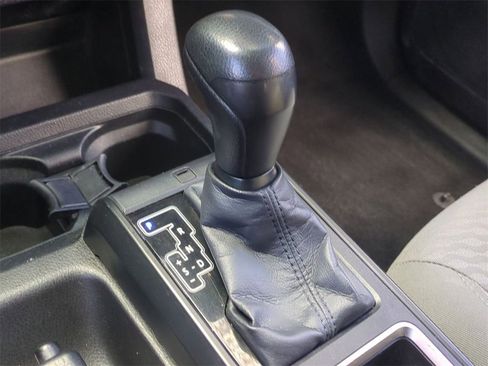 Used 2022 Toyota Tacoma SR image 18