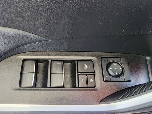 Used 2025 Toyota RAV4 XLE w/ Convenience Package FWD image 15