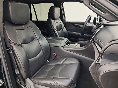 Used 2019 Cadillac Escalade Platinum image 43