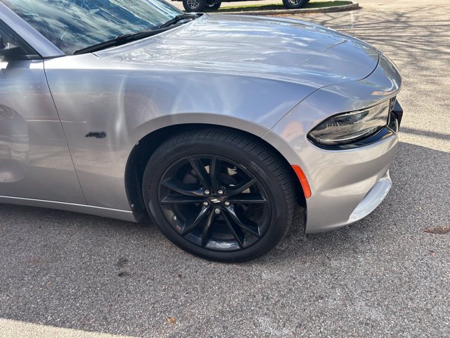 Used 2018 Dodge Charger SXT Plus w/ Blacktop Package RWD image 4