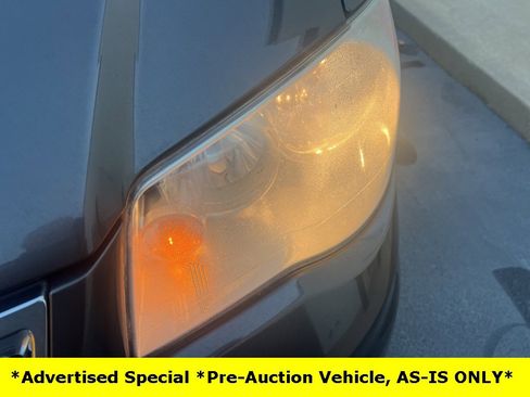 Used 2015 Chrysler Town & Country Touring image 23