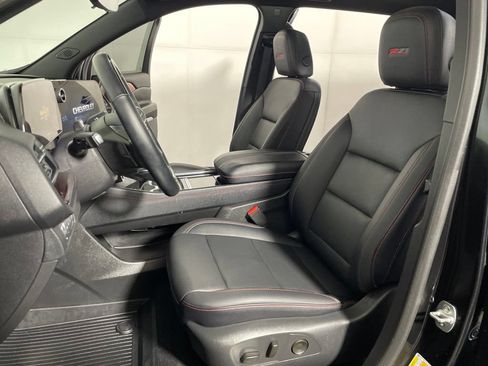 Used 2025 Chevrolet Traverse Z71 w/ Enhanced Driving Package AWD/4WD image 10