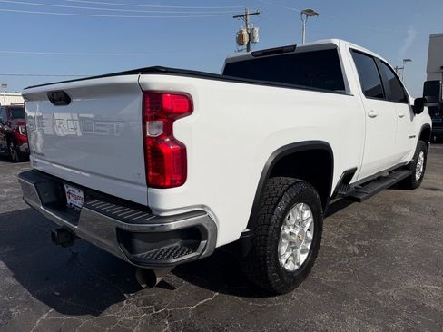Used 2024 Chevrolet Silverado 2500 LT AWD/4WD image 11