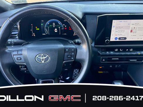 Used 2025 Toyota Camry SE FWD image 14