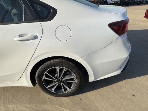 Used 2024 Kia Forte LXS image 3