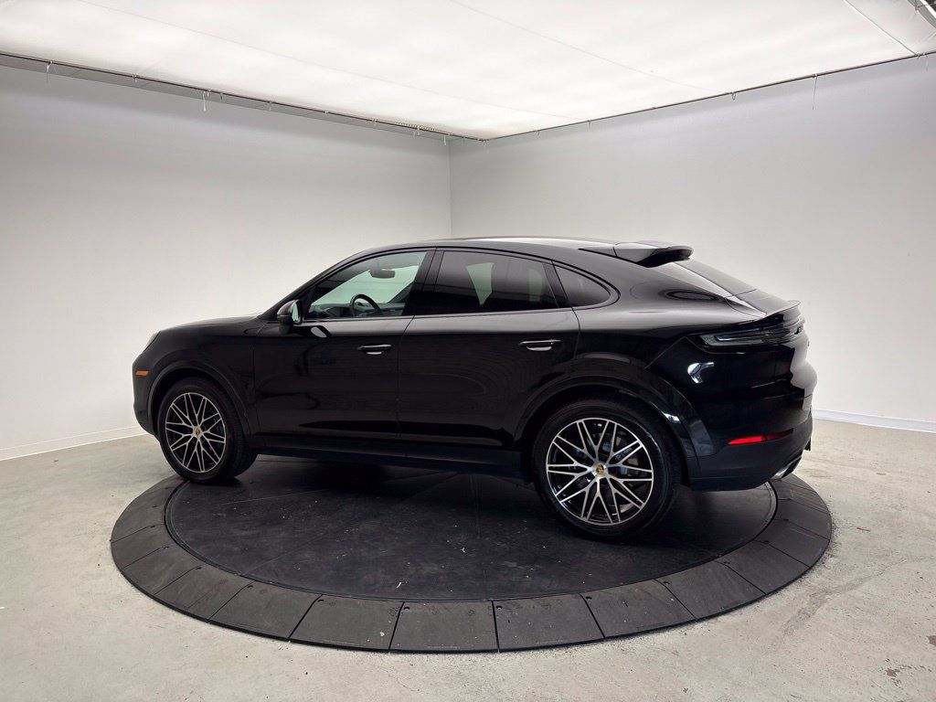 Certified 2024 Porsche Cayenne Coupe AWD/4WD image 3