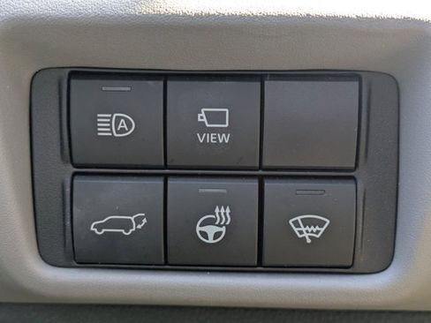 Used 2020 Toyota Highlander Limited image 26