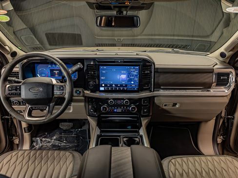 Used 2026 Ford F450 Platinum w/ Platinum Plus Package AWD/4WD image 19