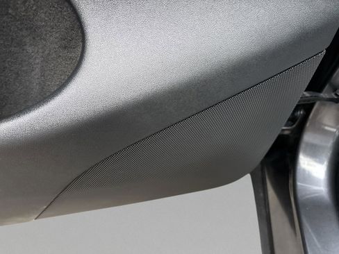 Used 2025 Tesla Model Y Long Range RWD image 21