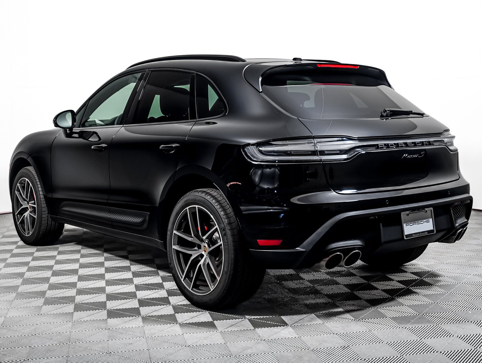 Certified 2026 Porsche Macan S AWD/4WD image 3