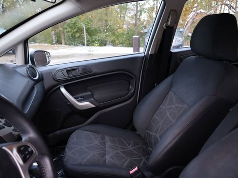 Used 2013 Ford Fiesta SE image 14